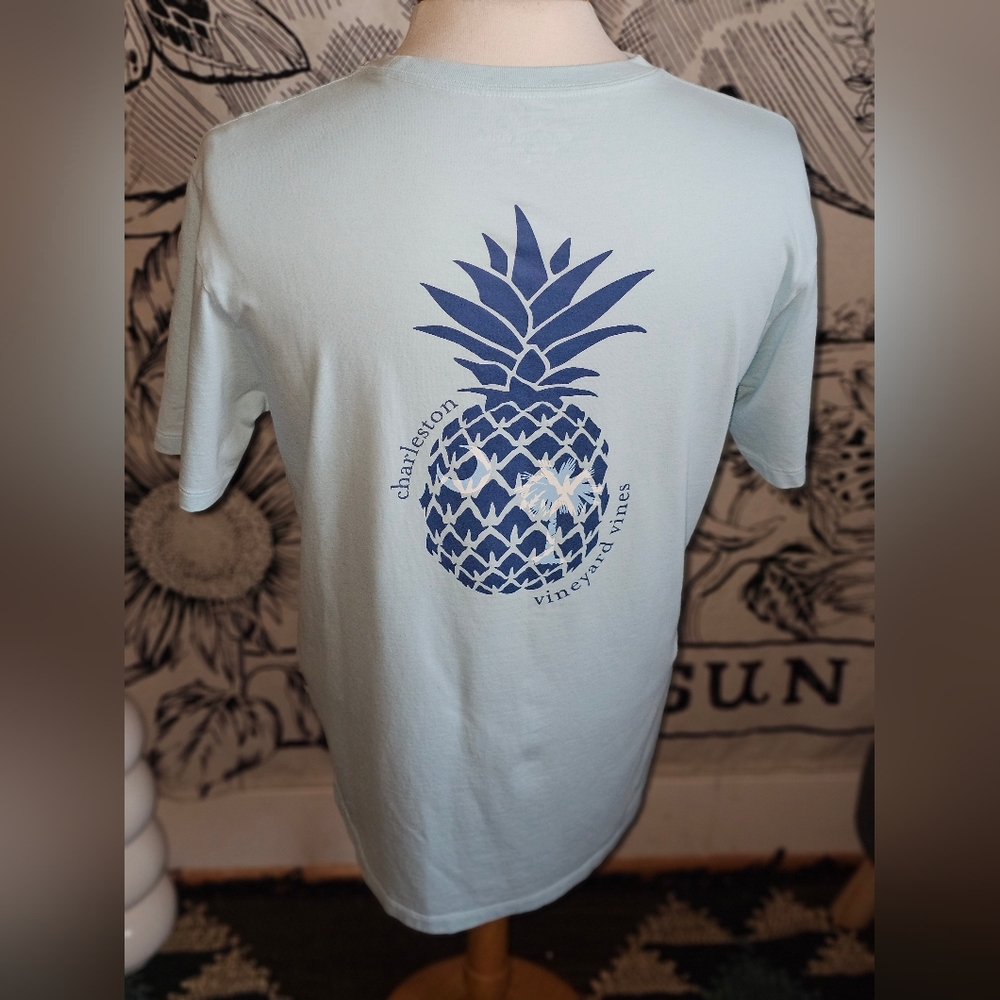 Like New Small Vineyard Vines Charleston, SC Light Blue Pineapple Pocket
